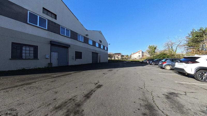 Local d'activités - 318 m²