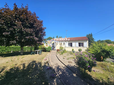 Maison - 99 m² - 5 pièces