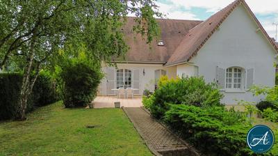 Maison ancienne - 253 m² - 8 pièces