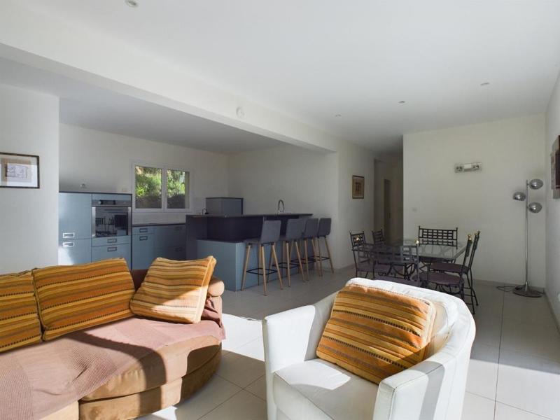 Appartement - 96 m² - 5 pièces