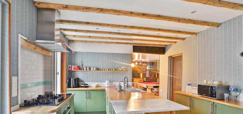 Maison - 147 m² - 8 pièces