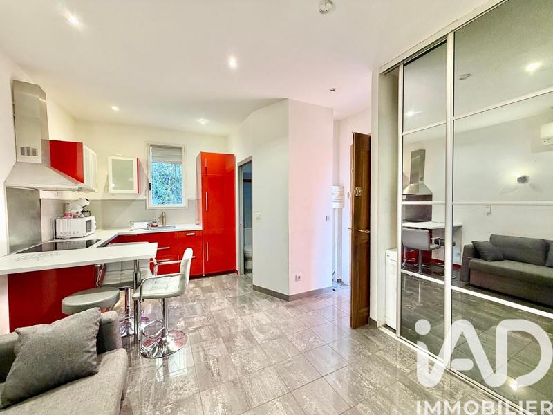 Maison - 300 m² - 5 pièces