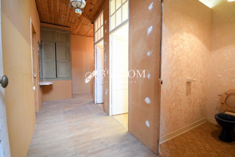 Propriété - 264 m² - 11 pièces