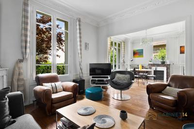 Maison - 200 m² - 8 pièces