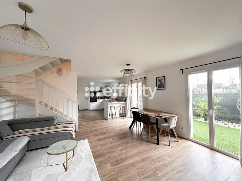 Maison - 91 m² - 4 pièces