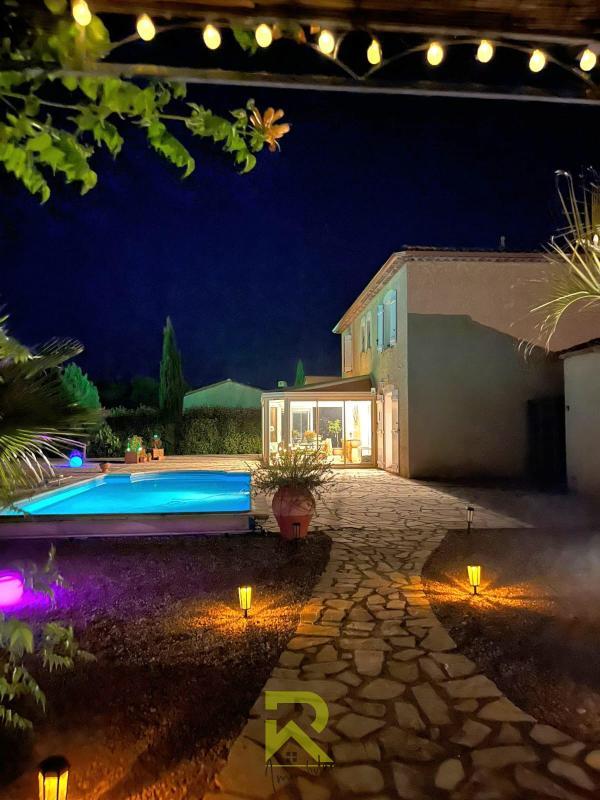 Demeure - 160 m² - 8 pièces