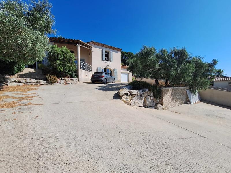 Villa - 160 m² - 5 pièces