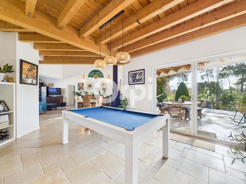 Villa - 250 m² - 6 pièces