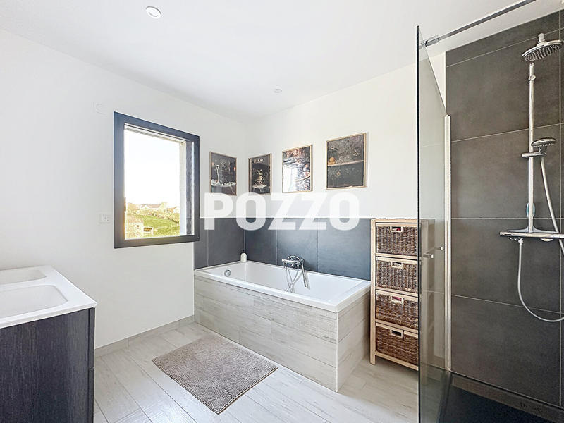 Maison - 283 m² - 11 pièces