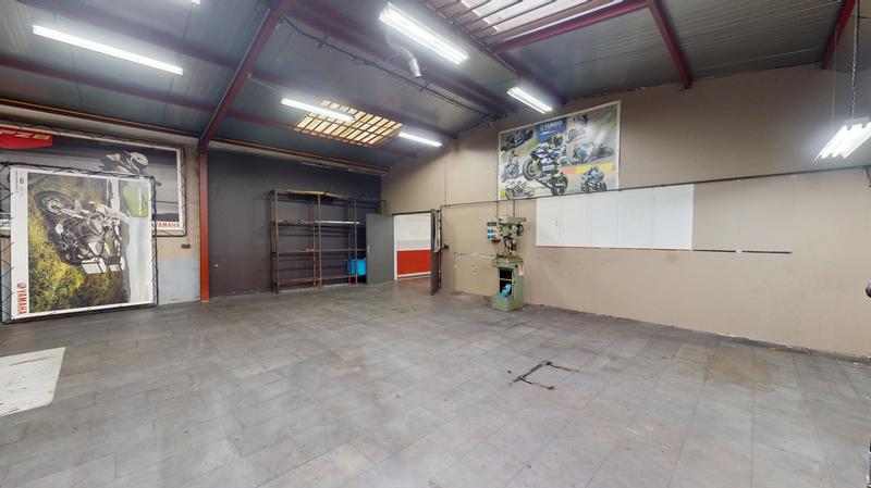 Local commercial - 527 m² - 4 pièces