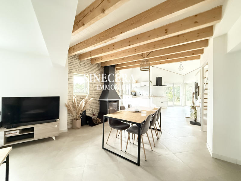 Maison - 99 m² - 5 pièces
