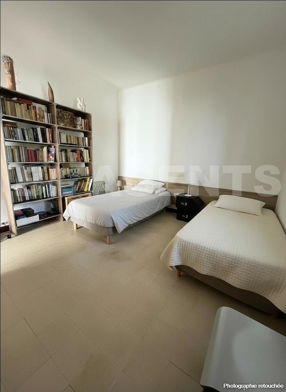 Maison traditionnelle - 220 m² - 12 pièces