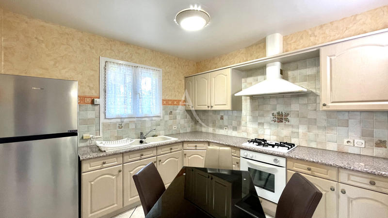 Maison - 97 m² - 5 pièces