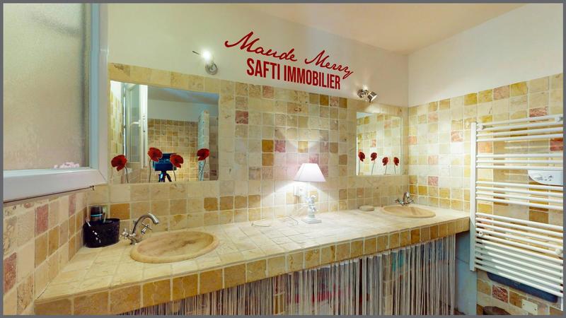 Maison - 230 m² - 6 pièces