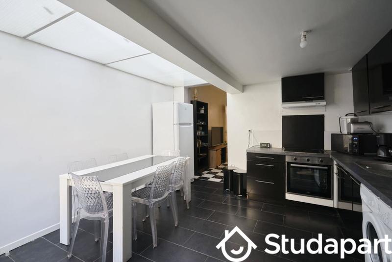 Chambre - 10 m² - 1 pièce