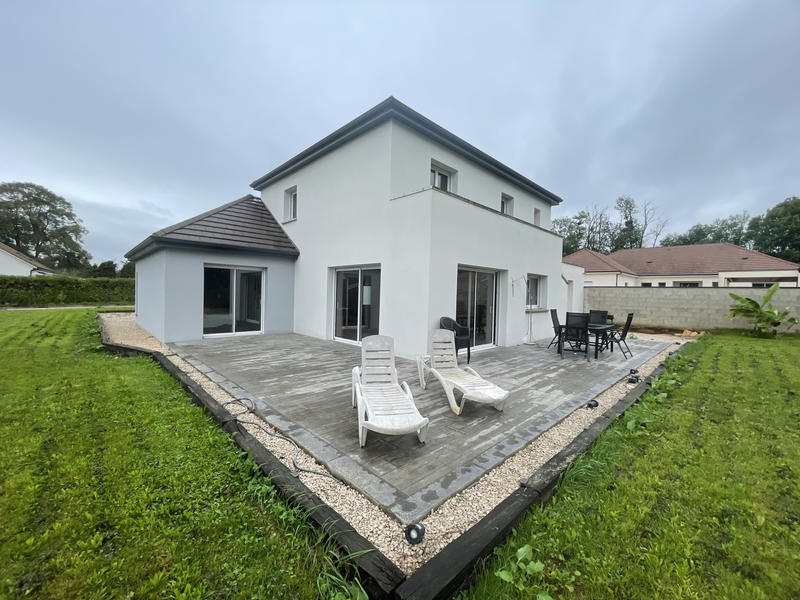 Maison - 145 m² - 5 pièces