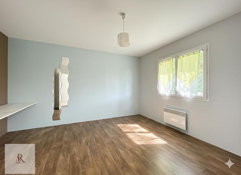 Maison - 213 m² - 7 pièces