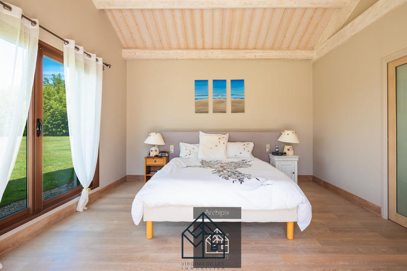 Maison - 393 m² - 13 pièces