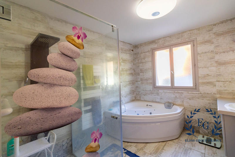 Maison - 183 m² - 5 pièces