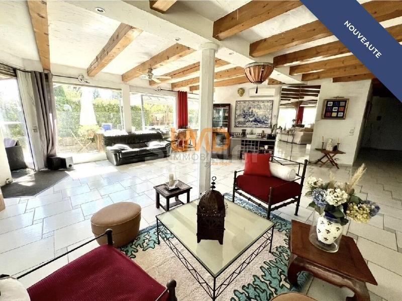 Maison d'architecte - 405 m² - 8 pièces