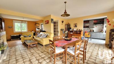 Maison - 137 m² - 5 pièces