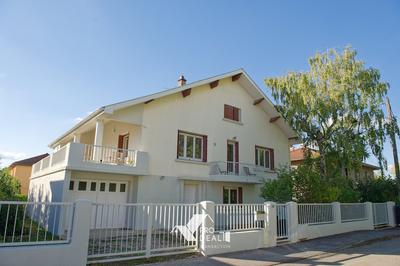 Maison - 150 m² - 8 pièces