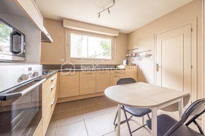 Maison - 93 m² - 7 pièces