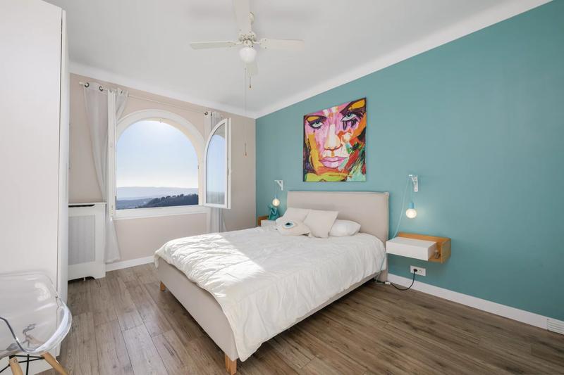 Maison - 205 m² - 6 pièces