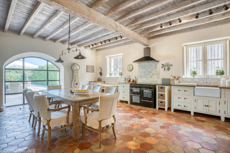 Maison - 313 m² - 8 pièces