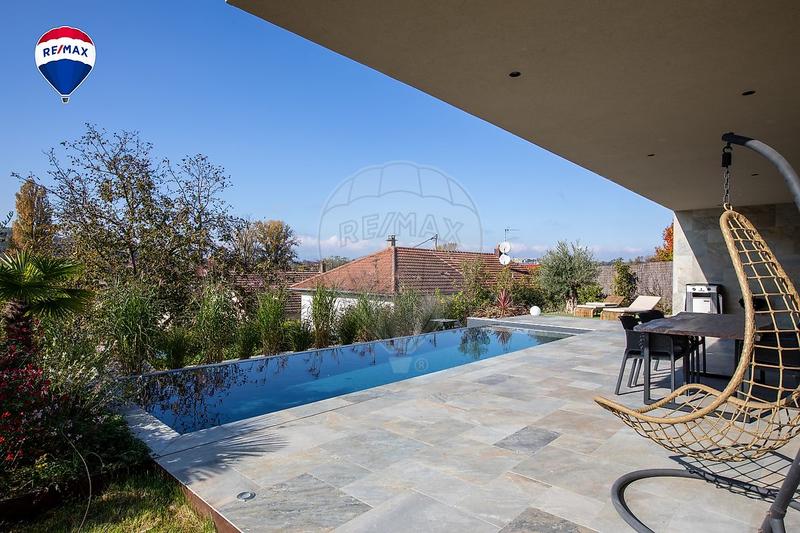 Villa - 183 m² - 6 pièces