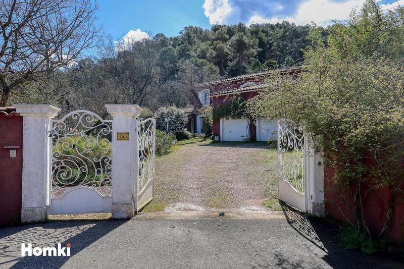 Villa - 324 m² - 8 pièces