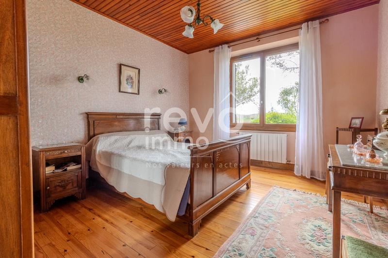 Maison - 478 m² - 12 pièces