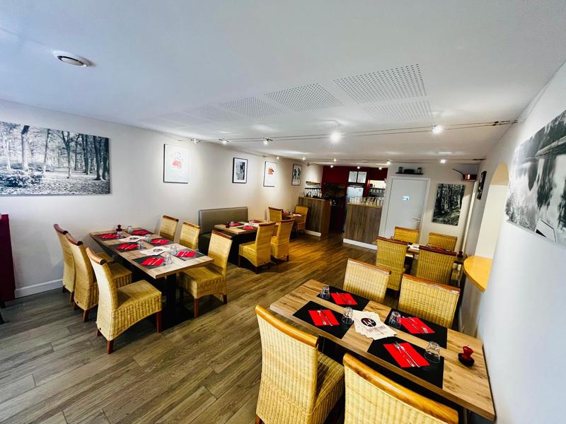 Local commercial - 150 m² - 2 pièces