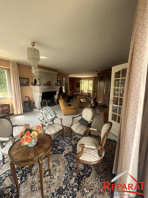 Maison - 210 m² - 7 pièces