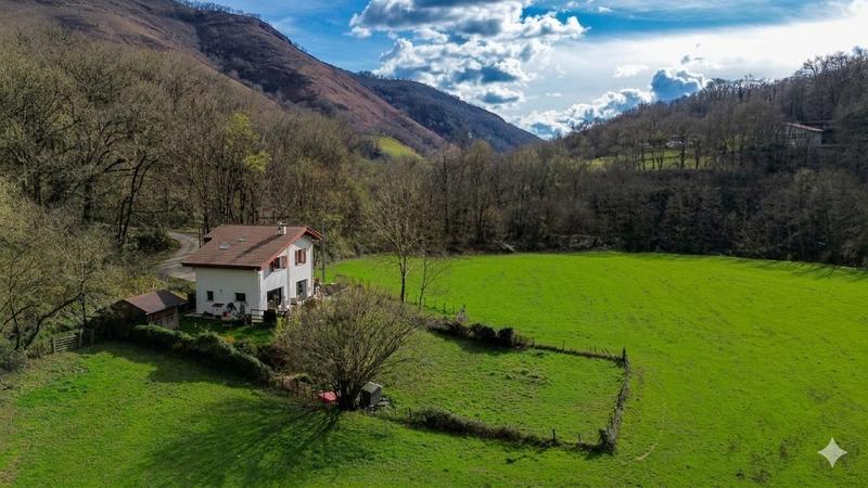 Maison - 104 m² - 4 pièces