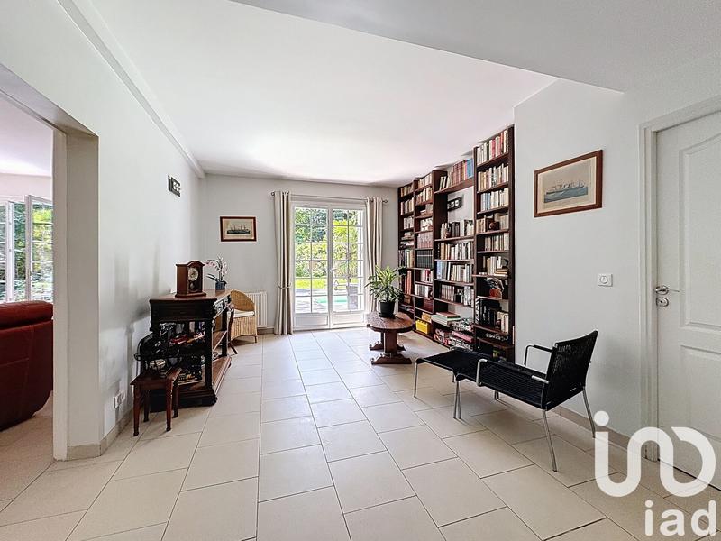 Maison - 270 m² - 9 pièces