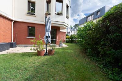 Appartement - 104 m² - 6 pièces