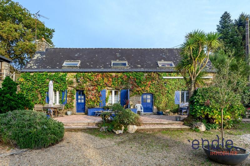 Maison - 352 m² - 13 pièces