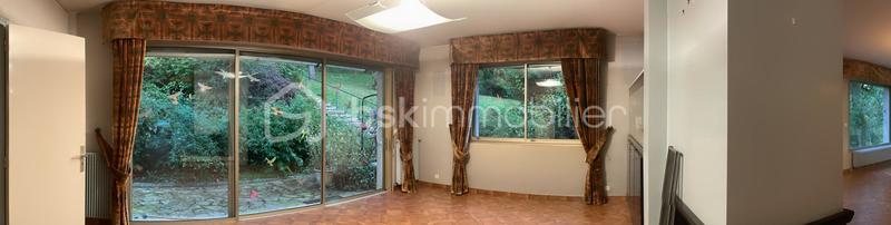 Demeure - 375 m² - 9 pièces