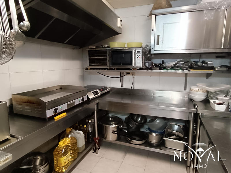 Maison - 240 m² - 5 pièces