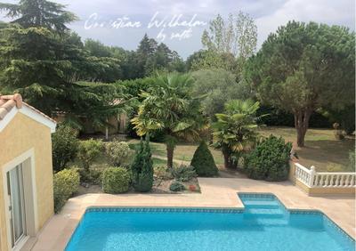 Maison - 180 m² - 6 pièces