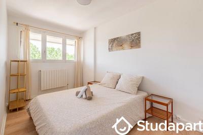 Chambre - 11 m² - 1 pièce