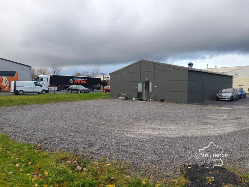 Local d'activité / Entrepôt - 208 m²