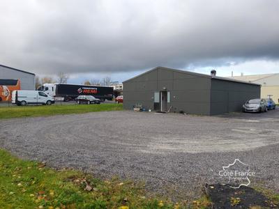 Local d'activité / Entrepôt - 208 m²