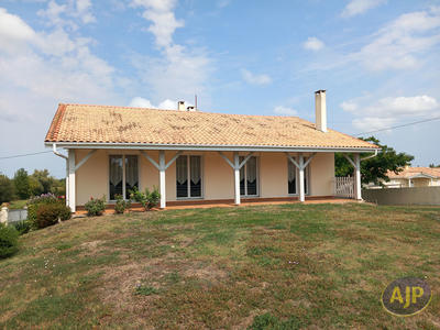 Maison - 94 m² - 4 pièces