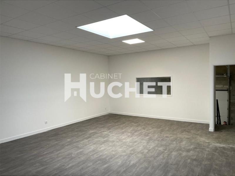 Local d'activité / Entrepôt - 136 m²