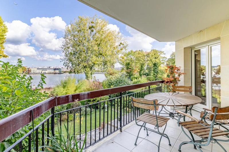 Appartement - 177 m² - 6 pièces