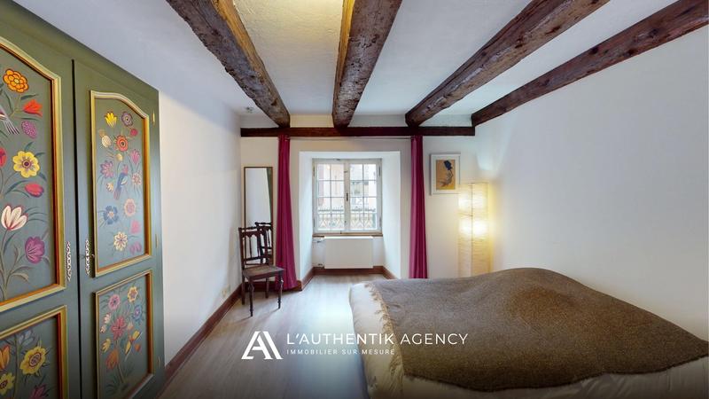 Maison - 636 m² - 12 pièces