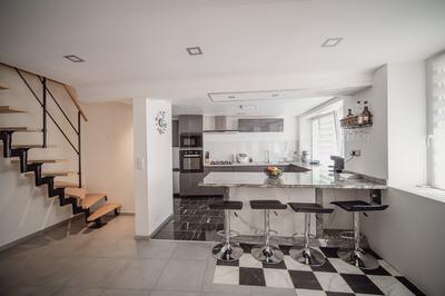 Maison - 145 m² - 8 pièces