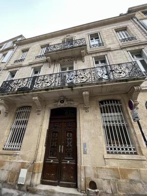 Appartement - 182 m² - 6 pièces